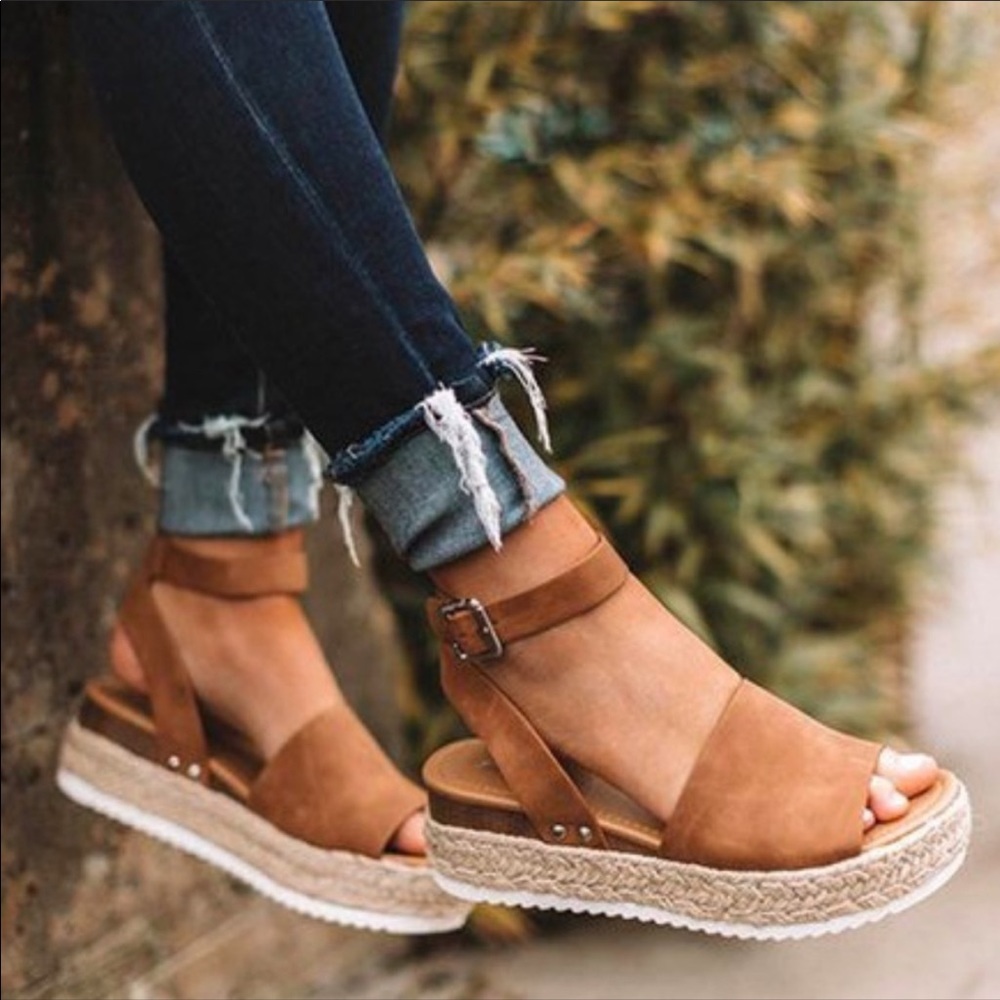 NEW Luna Platform Sandal- in Cognac
